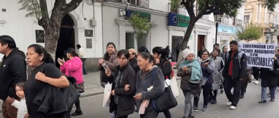 SALUBRISTAS INICIARON PARO DE 48 HRS. POR BONO DE&nbsp;VACUNACIÓN