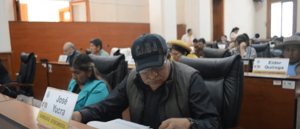 NO VIDENTES CRITICAN A ASAMBLEÍSTAS POR NO REBAJARSE LOS&nbsp;SUELDOS