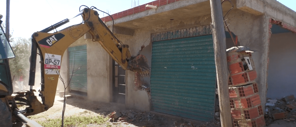 DEMUELEN VIVIENDA ILEGAL QUE OBSTACULIZABA INGRESO A&nbsp;ENDE