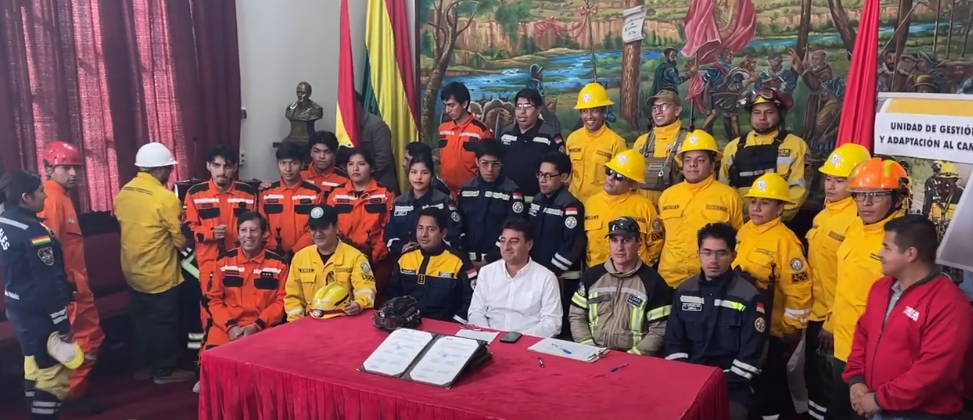 ALCALDÍA ENTREGA AYUDA ECONÓMICA A BOMBEROS&nbsp;VOLUNTARIOS