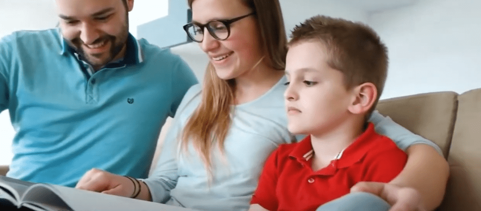 USO EXCESIVO DE CELULARES ESTA PERJUDICANDO LAS RELACIONES&nbsp;FAMILIARES